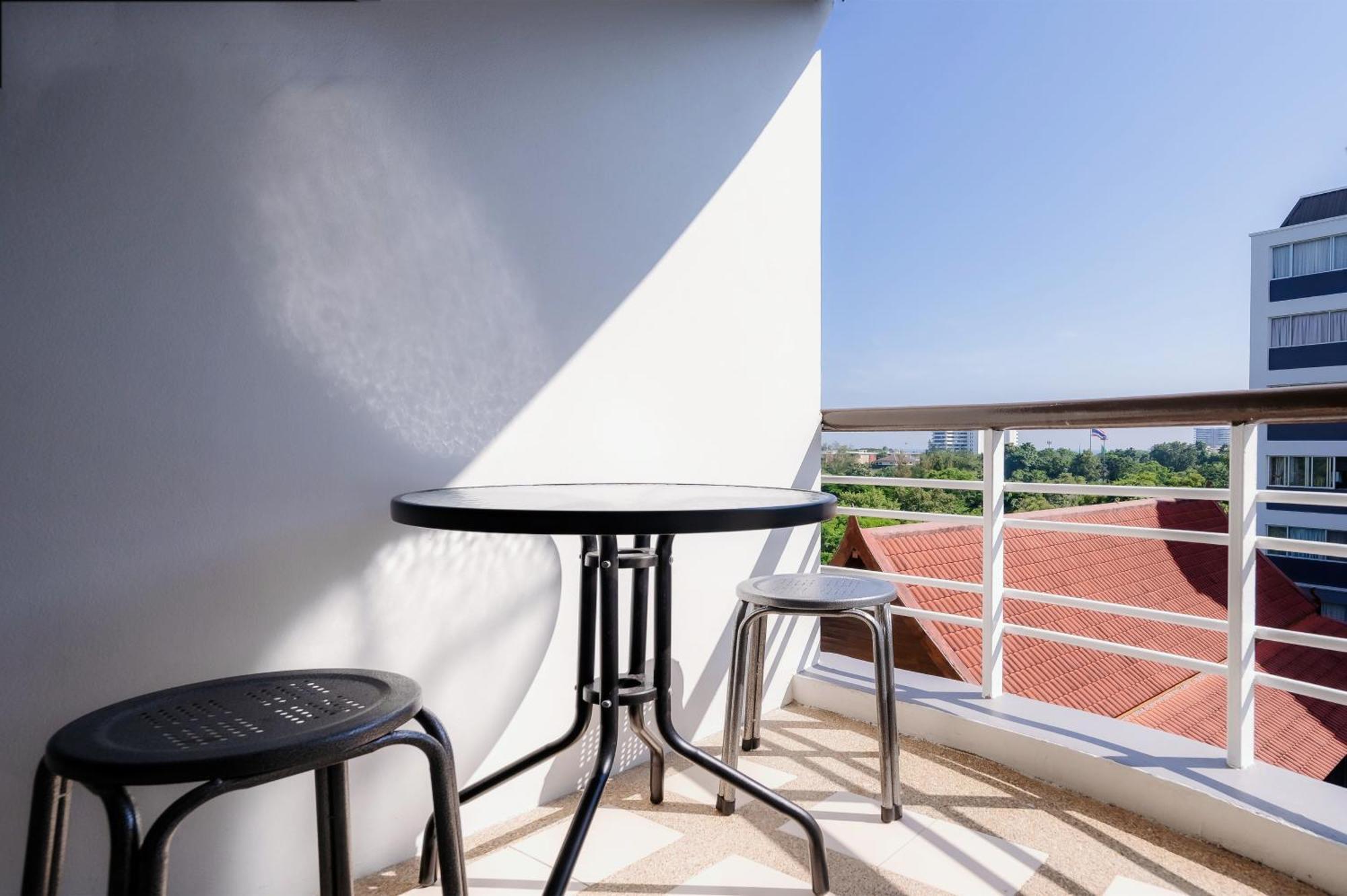 Hua Hin First - Happy Rent Apartment Room photo