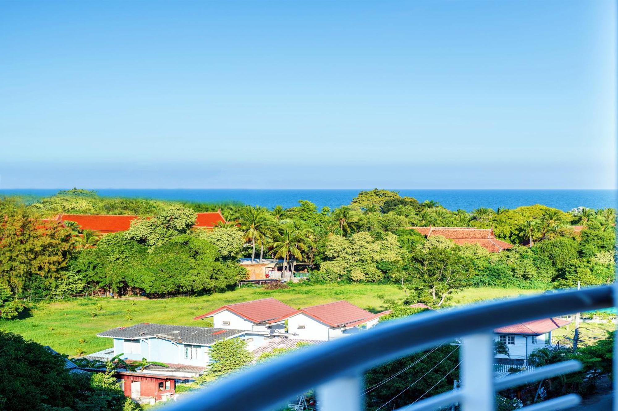Hua Hin First - Happy Rent Apartment Room photo